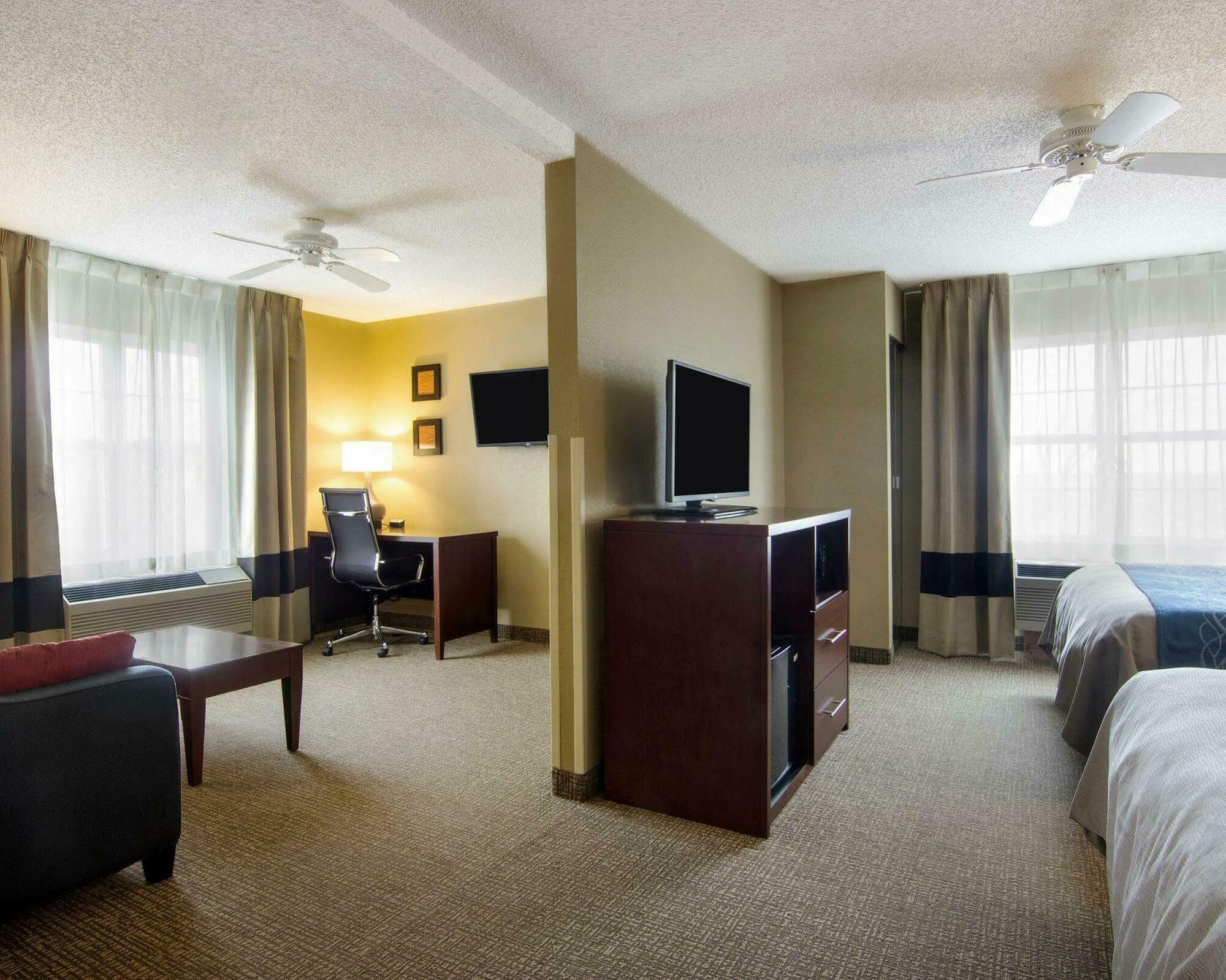 Hotel Comfort & Grafton-cedarburg 2*