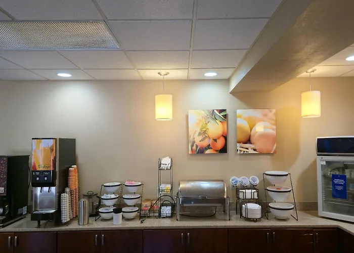 Comfort Inn & Suites Grafton-Cedarburg